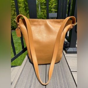 Vintage Coach Monterey Hobo #4027 Butterscotch Leather Shoulder Bag w/ Hangtag